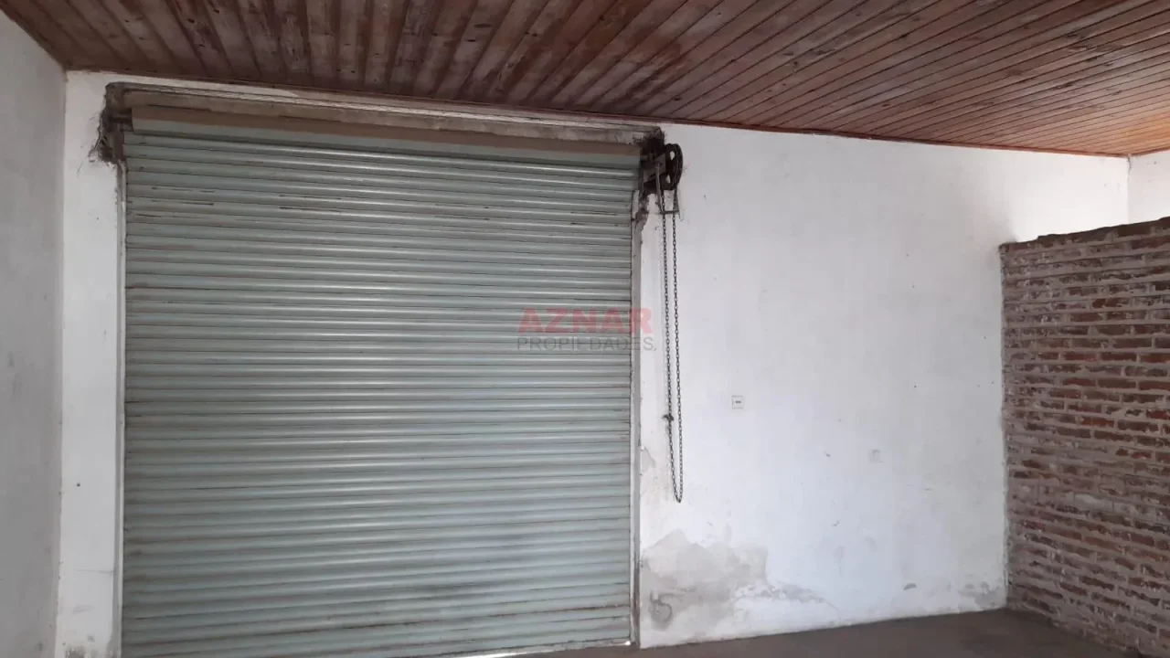 Casa con Local en venta en Avenida Quintana N° 332 e/ J. de Dios Filiberto y Quinquela Martin- Mechita