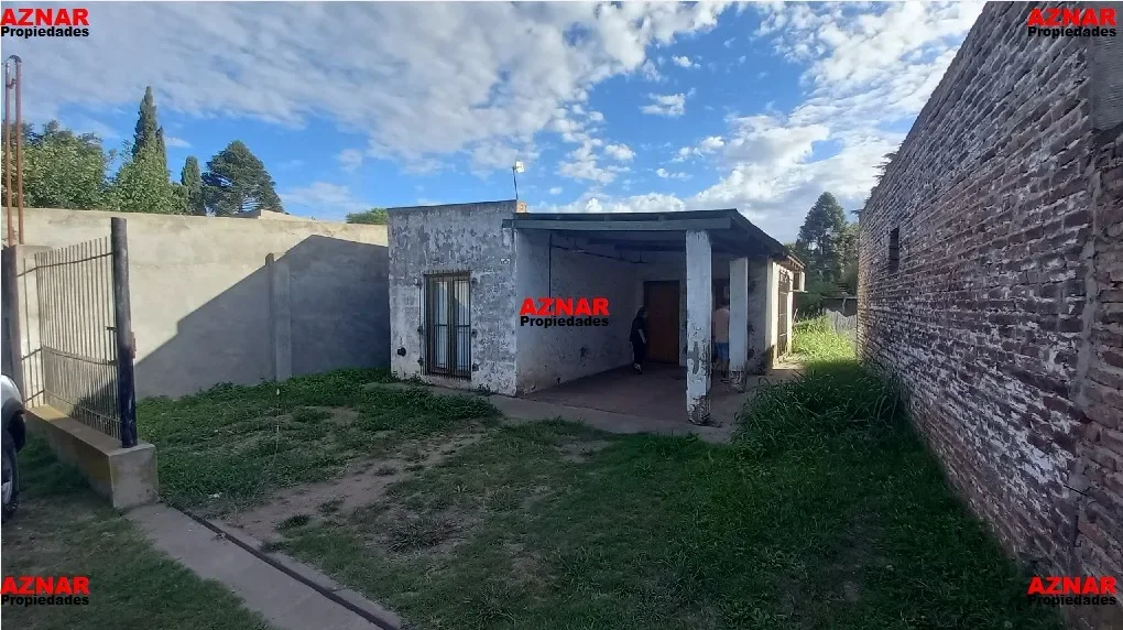 Casa en venta en Los Robles Nº 3940 e/ Las Rosas y Los Claveles