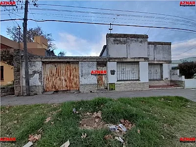 Casa en venta en  Remedios de Escalada N° 541  e/ Quenard y Constantino