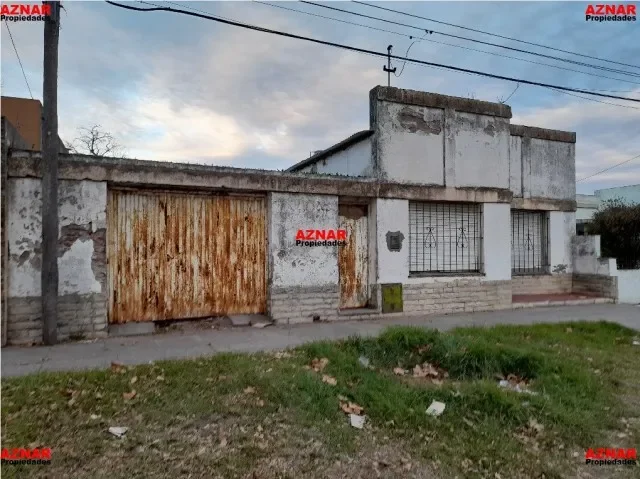 Casa en venta en  Remedios de Escalada N° 541  e/ Quenard y Constantino