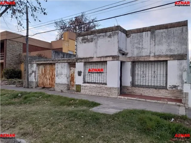 Casa en venta en  Remedios de Escalada N° 541  e/ Quenard y Constantino