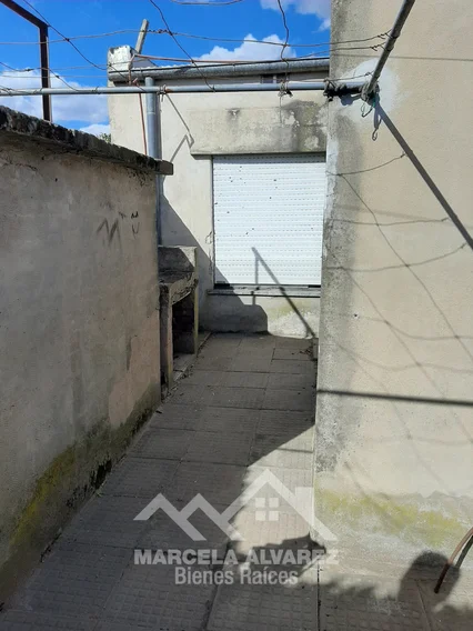 VENTA CASA CON LOCAL