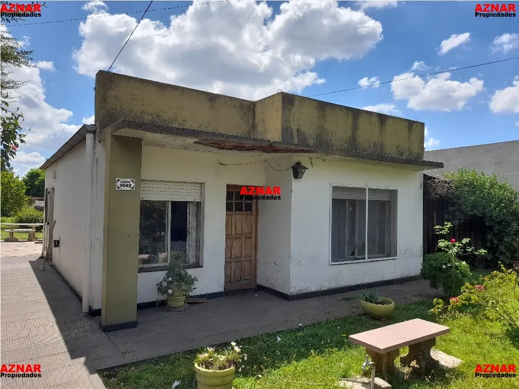 Casa en venta en Ameghino Nº 2042 e/ Sta. Maria y Sta. Rosa