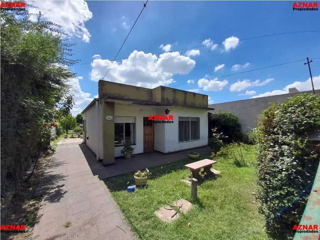 Casa en venta en Ameghino Nº 2042 e/ Sta. Maria y Sta. Rosa