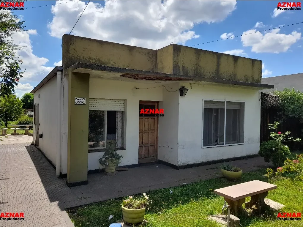 Casa en venta en Ameghino Nº 2042 e/ Sta. Maria y Sta. Rosa