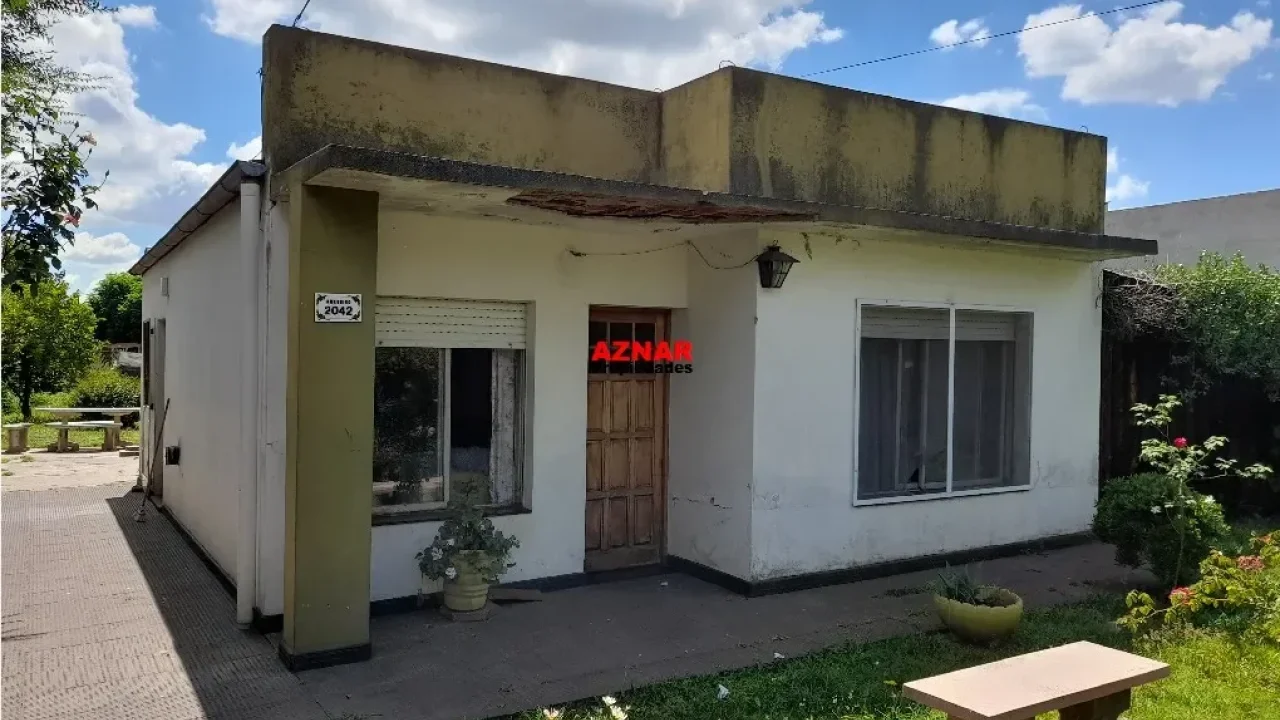 Casa en venta en Ameghino Nº 2042 e/ Sta. Maria y Sta. Rosa