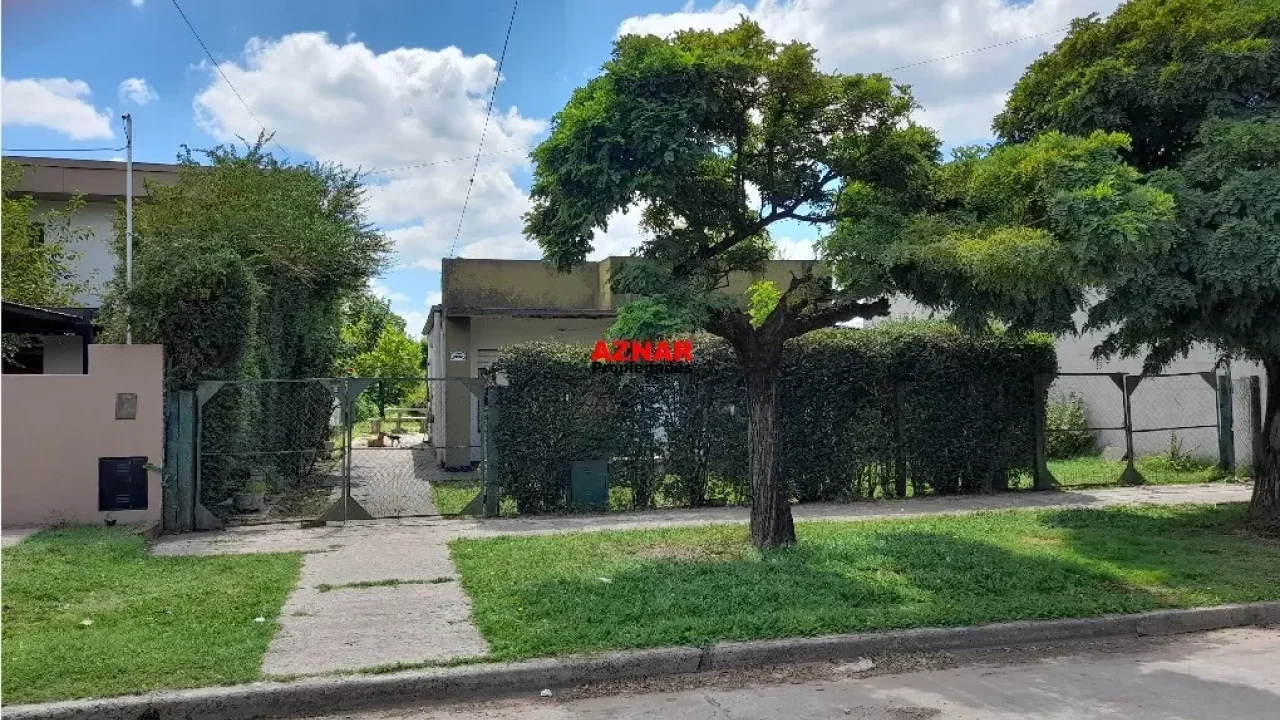 Casa en venta en Ameghino Nº 2042 e/ Sta. Maria y Sta. Rosa