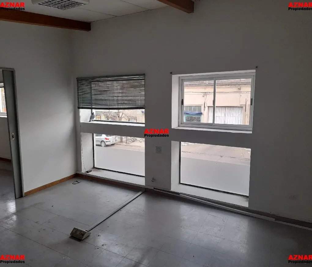 Local en venta en Rivadavia Nº 1976 e/ Balcarce y Necochea