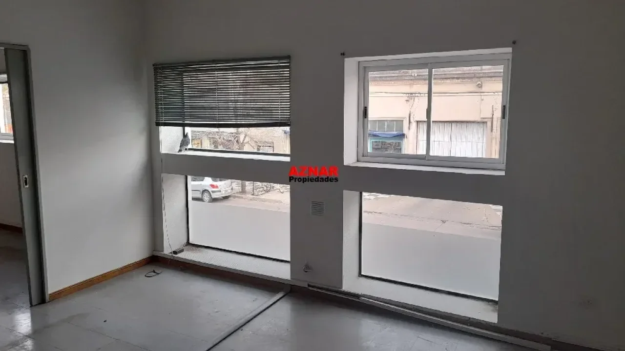 Local en venta en Rivadavia Nº 1976 e/ Balcarce y Necochea
