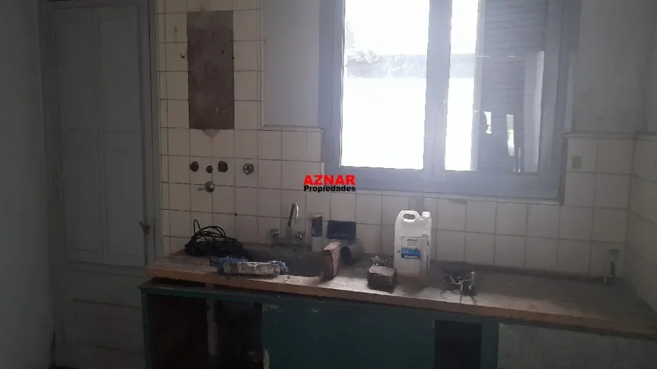 Local en venta en Rivadavia Nº 1976 e/ Balcarce y Necochea