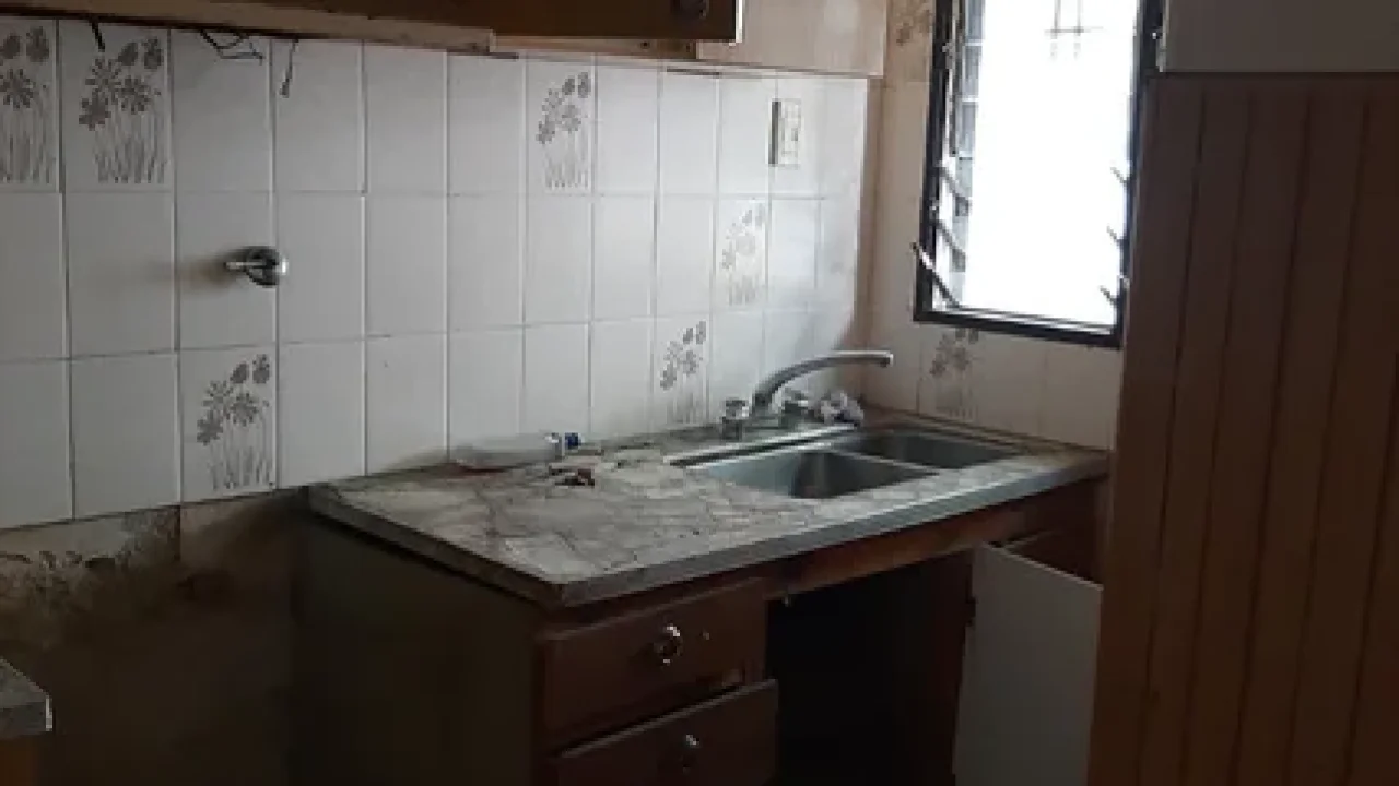 VENTA CASA CON LOCAL