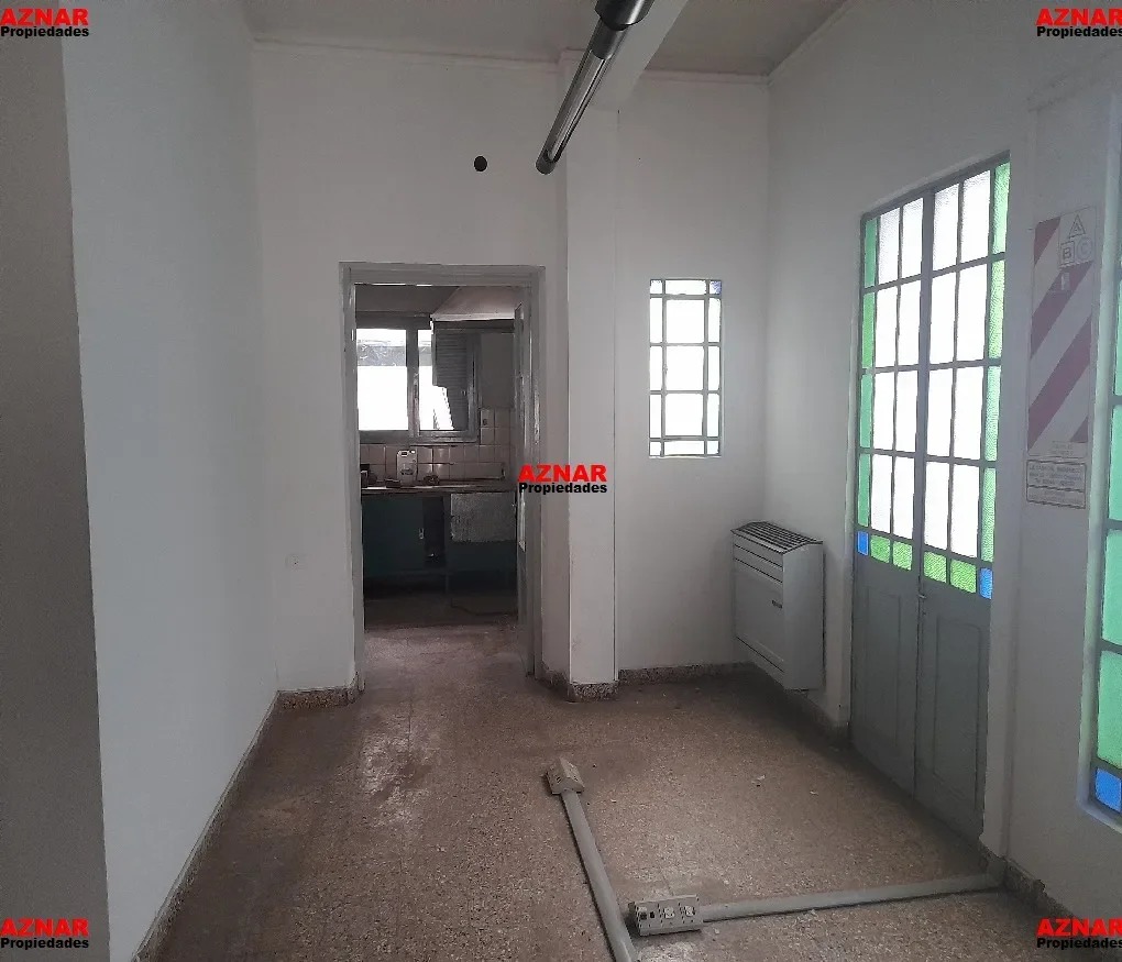 Local en venta en Rivadavia Nº 1976 e/ Balcarce y Necochea
