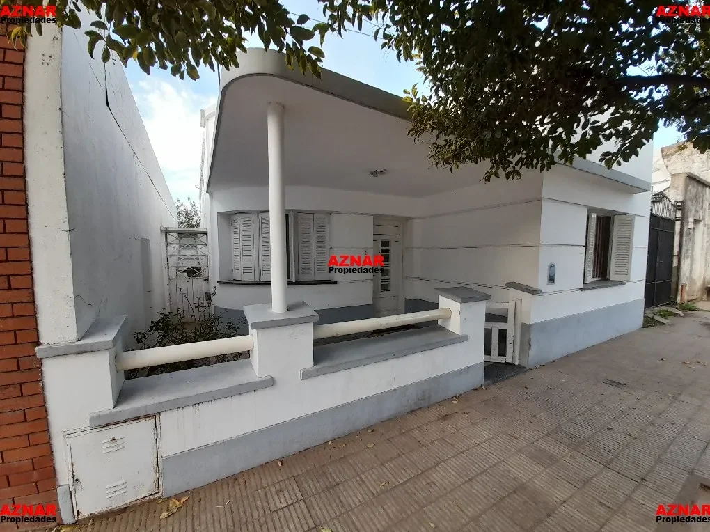 Casa en venta en Catamarca Nº 2278 e/ F. Argentinos y J.M. de Rosas