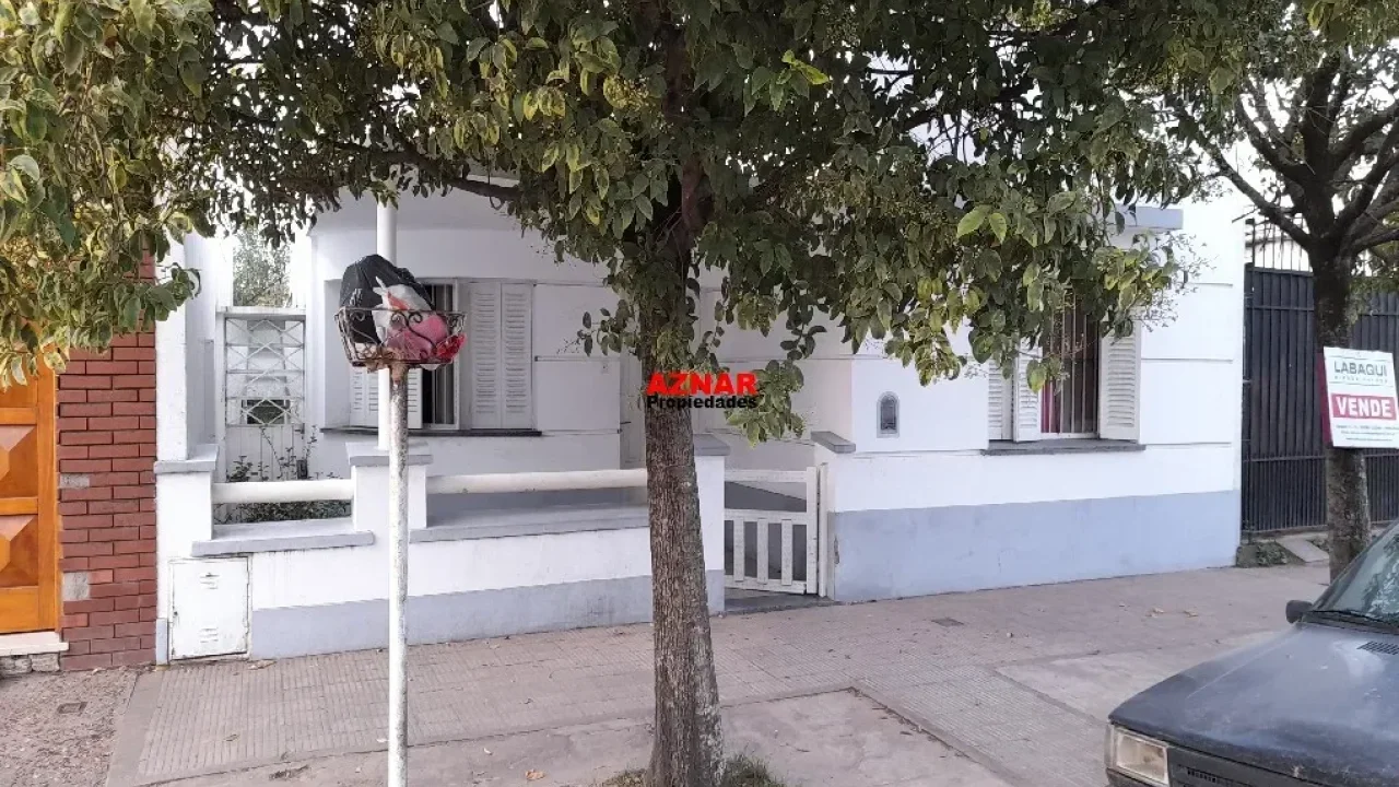 Casa en venta en Catamarca Nº 2278 e/ F. Argentinos y J.M. de Rosas