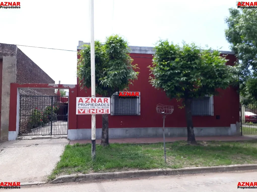 Casa en venta en calle Alem Nº 2012 e/ Sta. Maria y Sta. Rosa