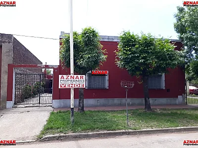 Casa en venta en calle Alem Nº 2012 e/ Sta. Maria y Sta. Rosa