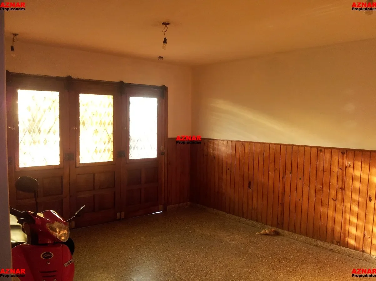 Casa en venta en calle Italia N° 291 e/ Del Busto y Belgrano