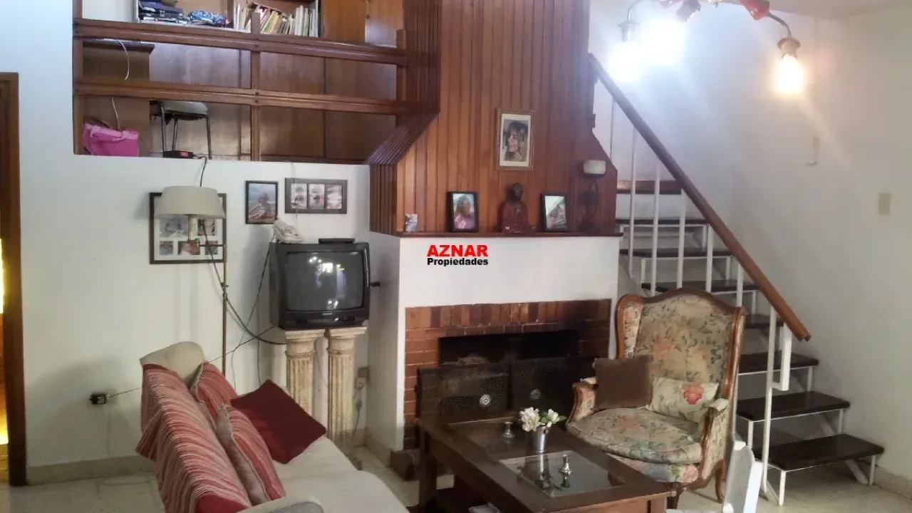 Casa en venta en calle Italia N° 291 e/ Del Busto y Belgrano