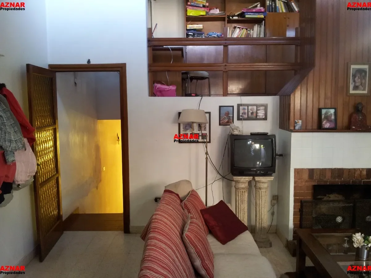 Casa en venta en calle Italia N° 291 e/ Del Busto y Belgrano
