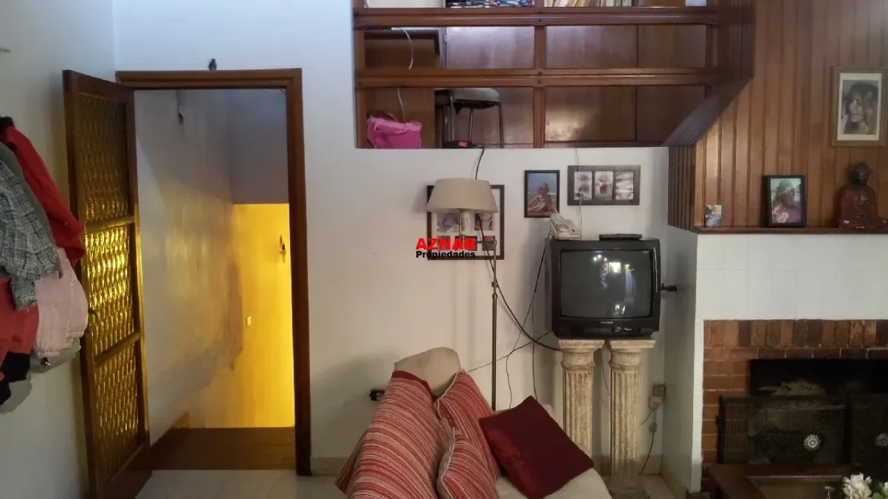 Casa en venta en calle Italia N° 291 e/ Del Busto y Belgrano
