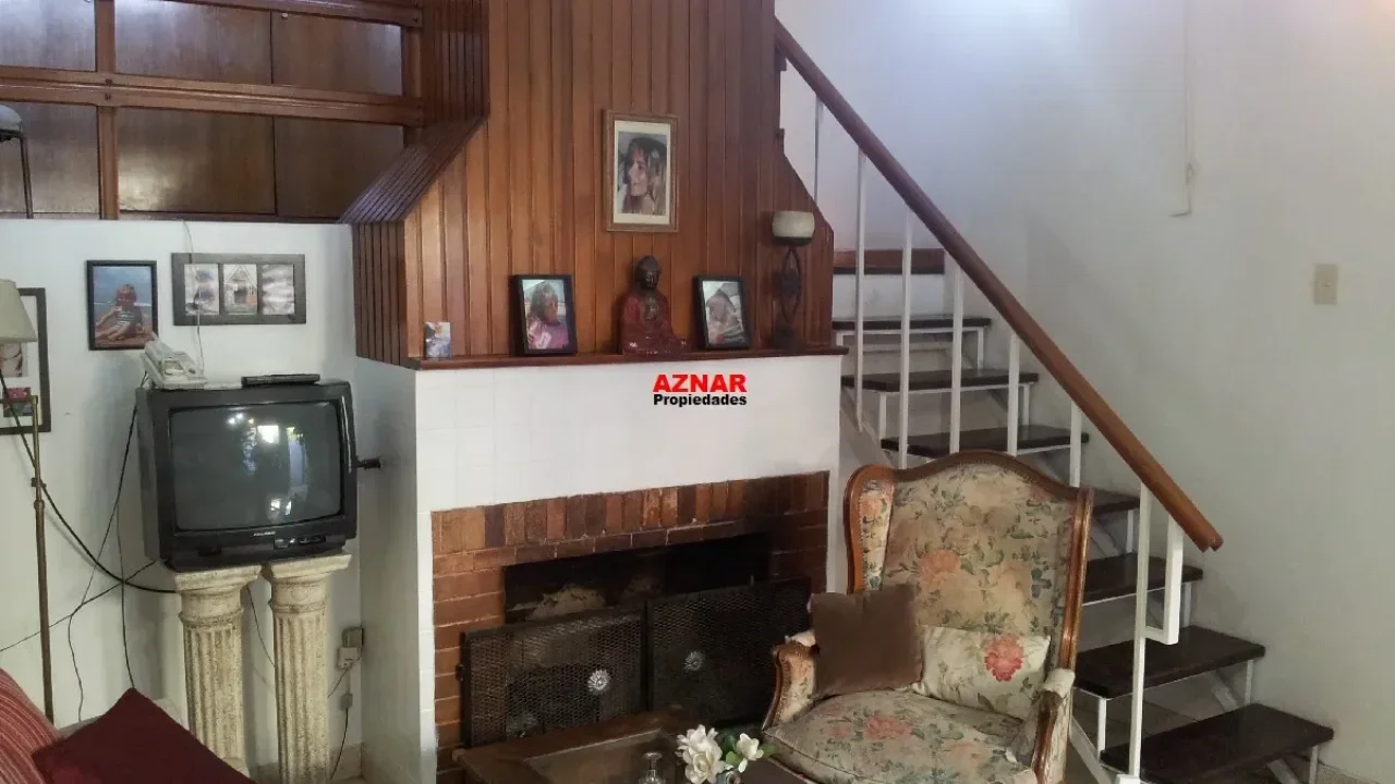 Casa en venta en calle Italia N° 291 e/ Del Busto y Belgrano