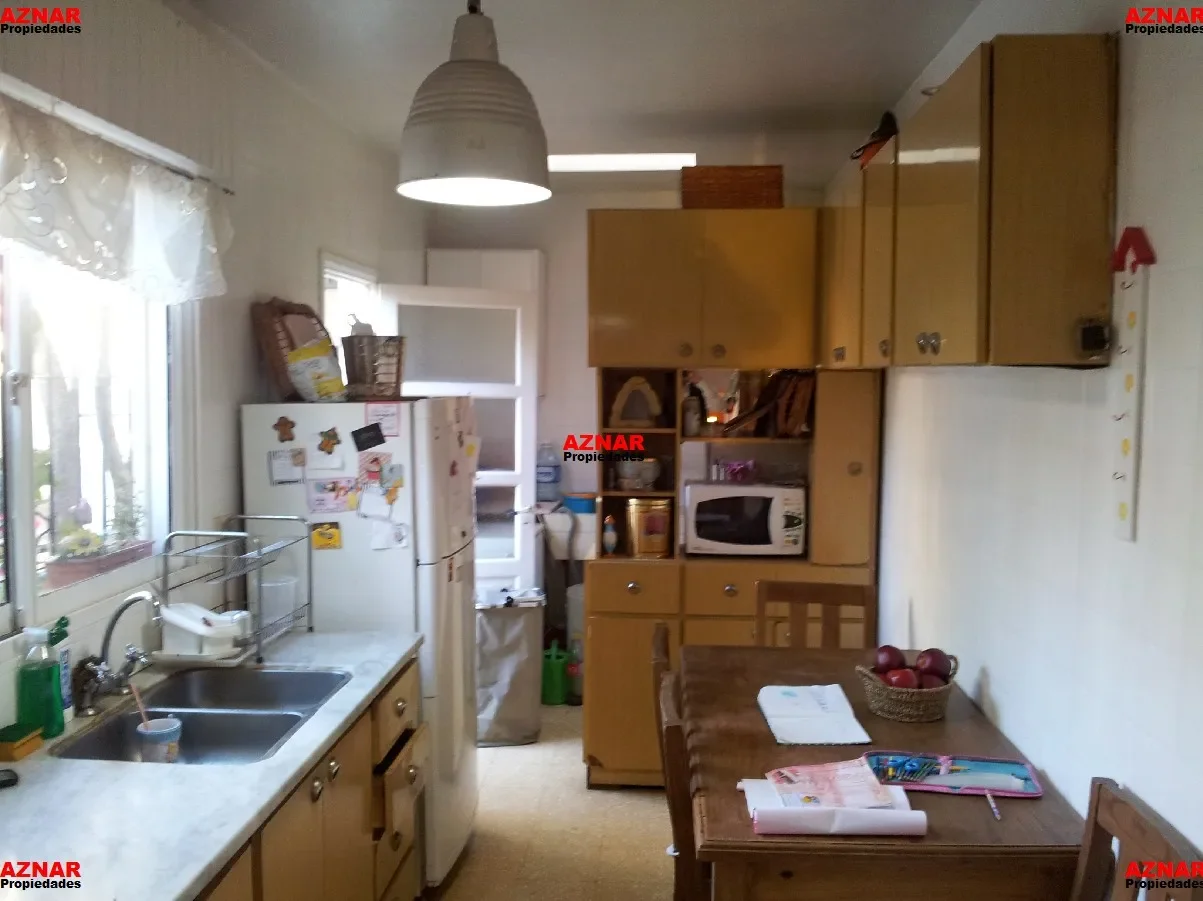 Casa en venta en calle Italia N° 291 e/ Del Busto y Belgrano