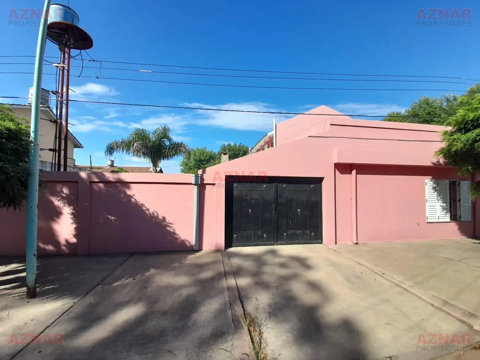 Casa en venta en Gagliardi esquina Cane - Barrio Villa Cora casa N° 5.
