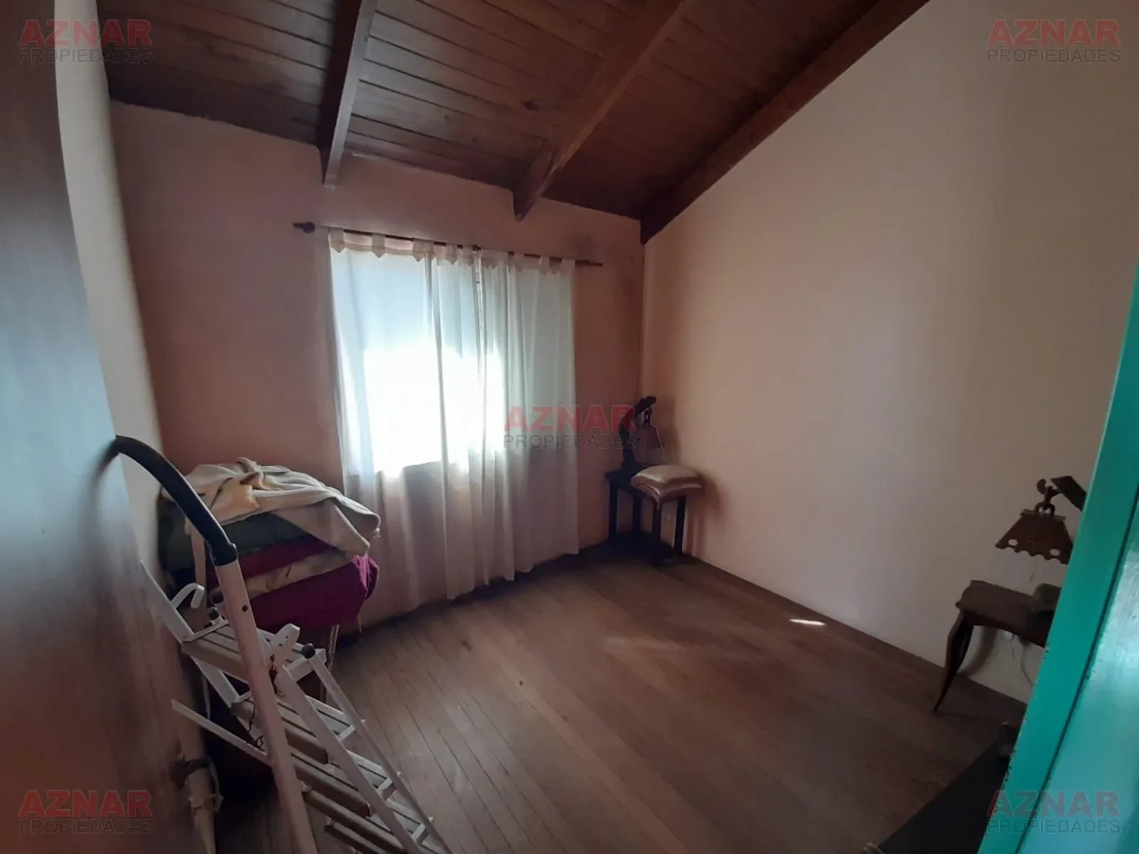 Casa en venta en Gagliardi esquina Cane - Barrio Villa Cora casa N° 5.