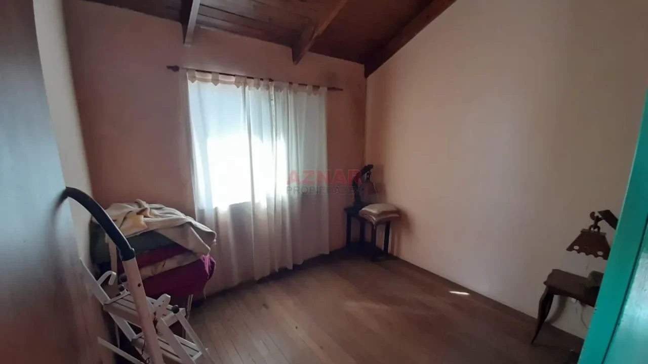 Casa en venta en Gagliardi esquina Cane - Barrio Villa Cora casa N° 5.