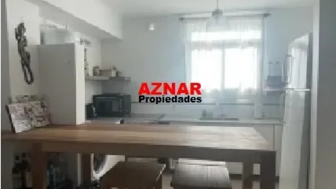 Dúplex en venta en la calle Moya Nº 247 e/ R. de Escalada y San Martin