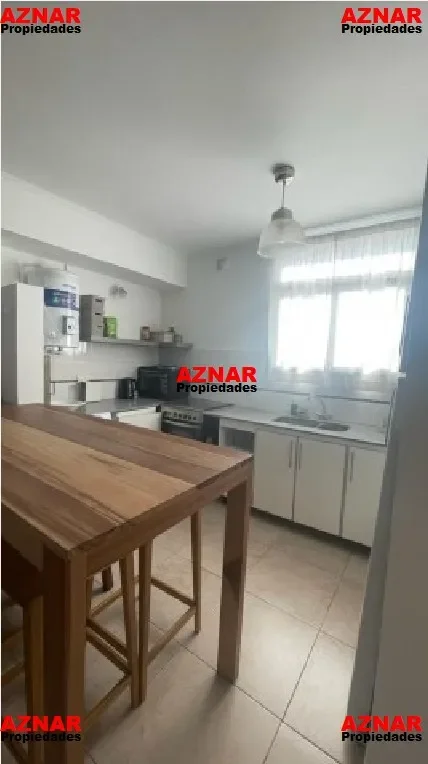 Dúplex en venta en la calle Moya Nº 247 e/ R. de Escalada y San Martin