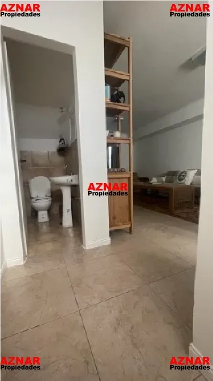 Dúplex en venta en la calle Moya Nº 247 e/ R. de Escalada y San Martin