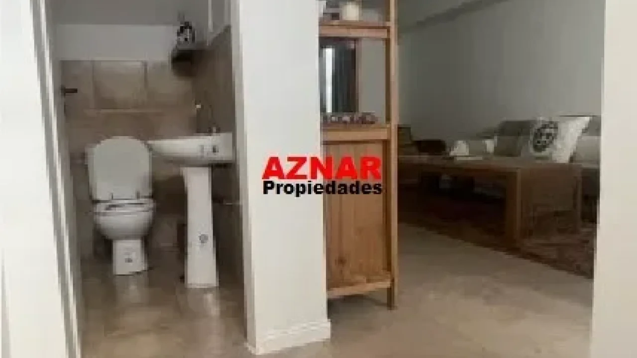 Dúplex en venta en la calle Moya Nº 247 e/ R. de Escalada y San Martin