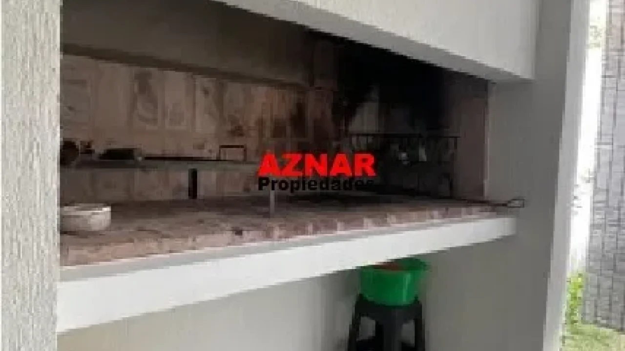 Dúplex en venta en la calle Moya Nº 247 e/ R. de Escalada y San Martin