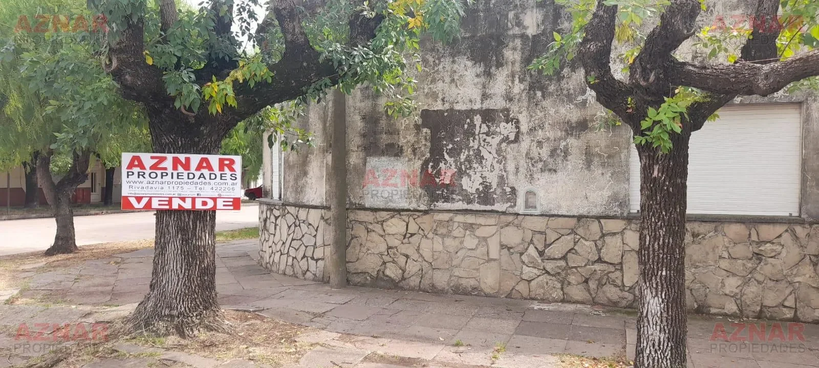 Casa en venta en calle Del Busto esquina Rauch