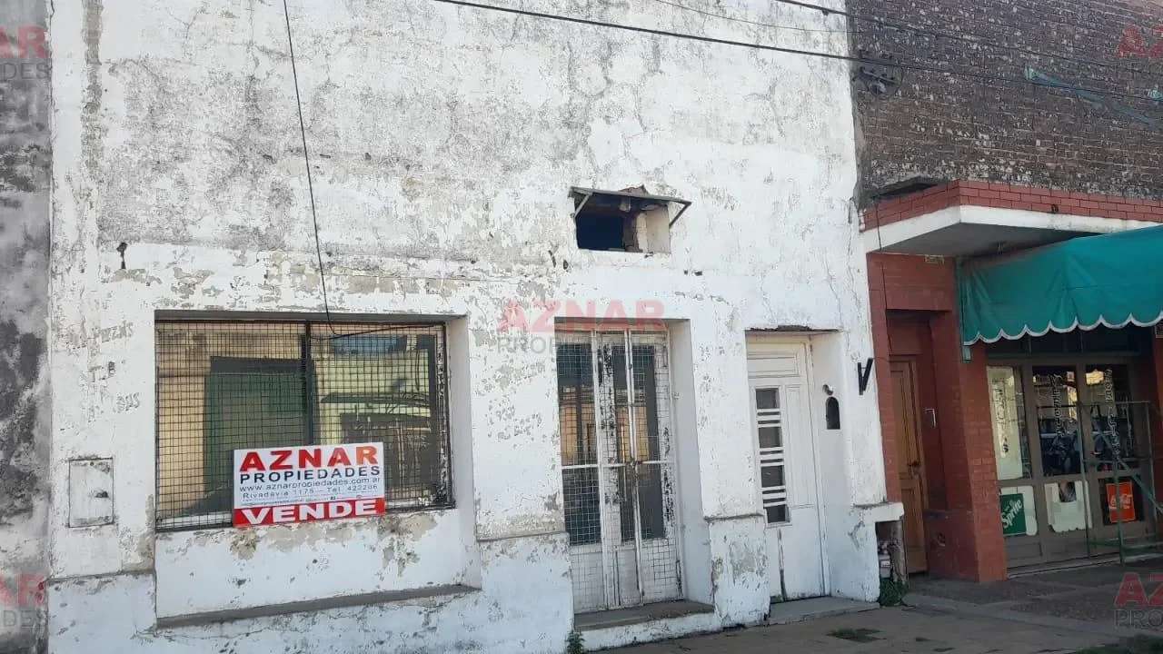 Casa con Local en venta en Pellegrini Nº 624 e/ Lamadrid y Alvear