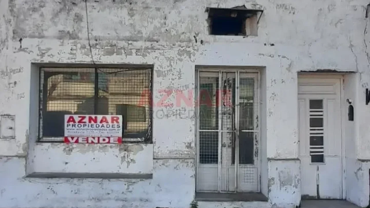 Casa con Local en venta en Pellegrini Nº 624 e/ Lamadrid y Alvear