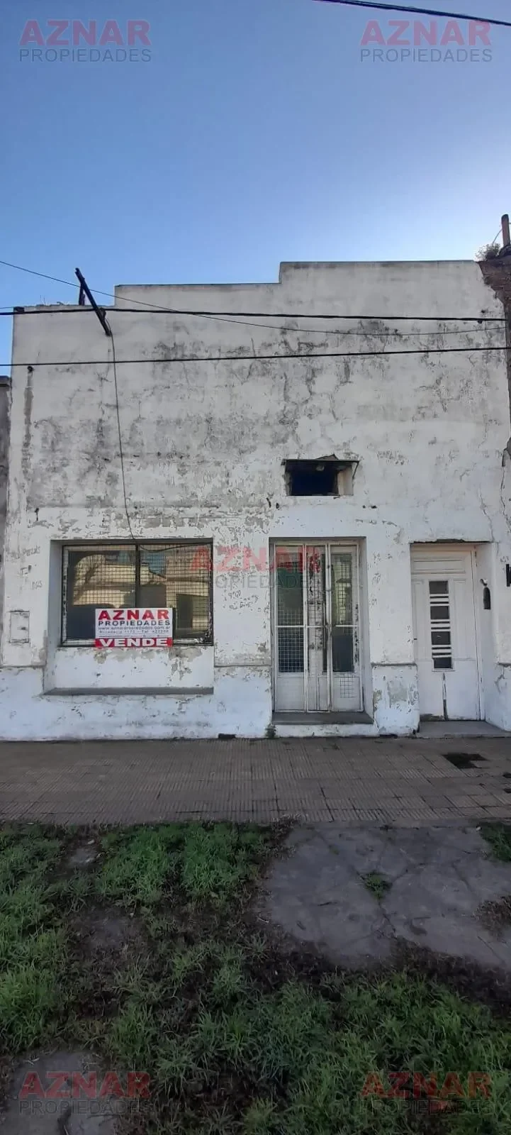 Casa con Local en venta en Pellegrini Nº 624 e/ Lamadrid y Alvear