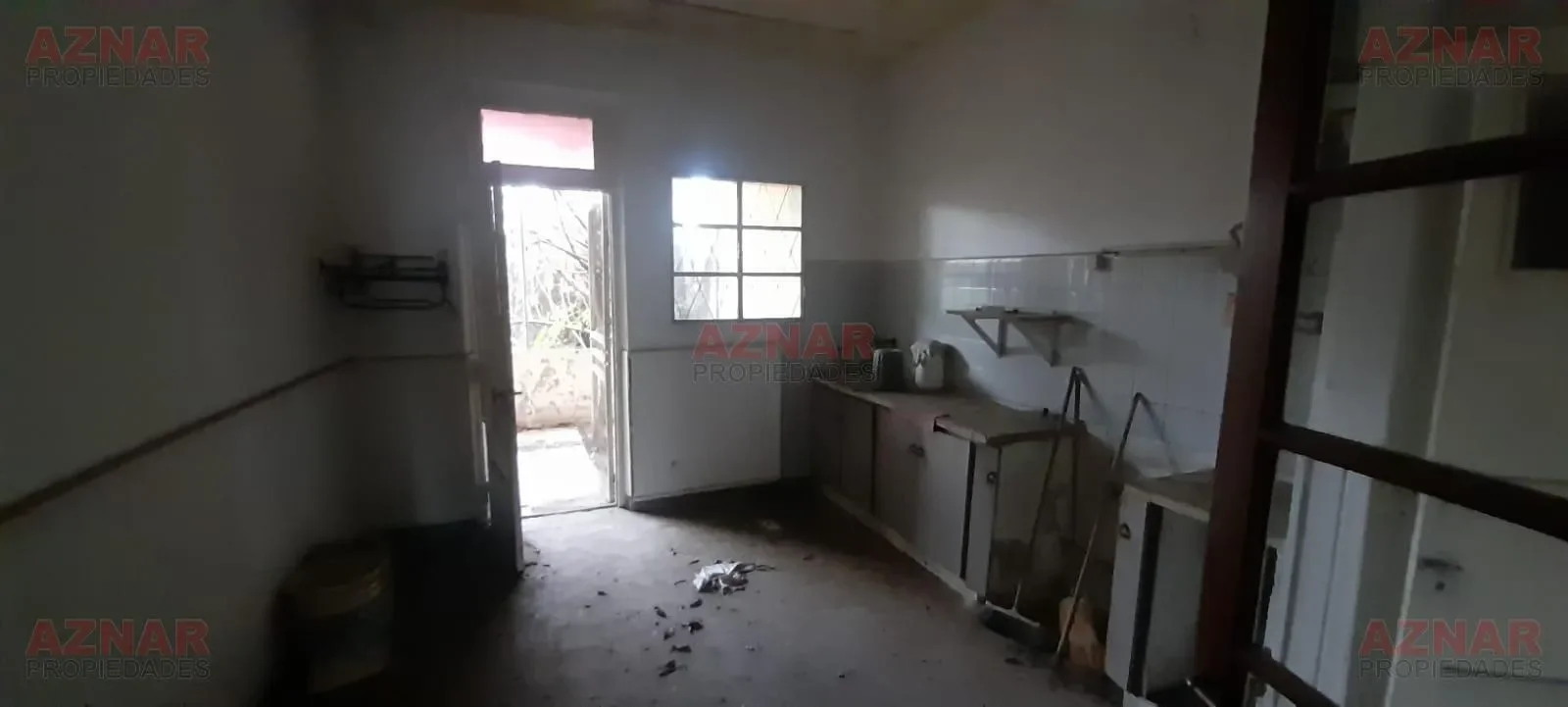 Casa con Local en venta en Pellegrini Nº 624 e/ Lamadrid y Alvear