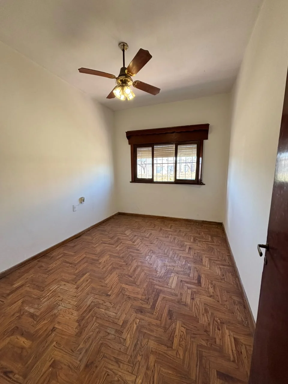 VENTA | CASA AMPLIA EN ESQUINA CON ESPACIO COMERCIAL