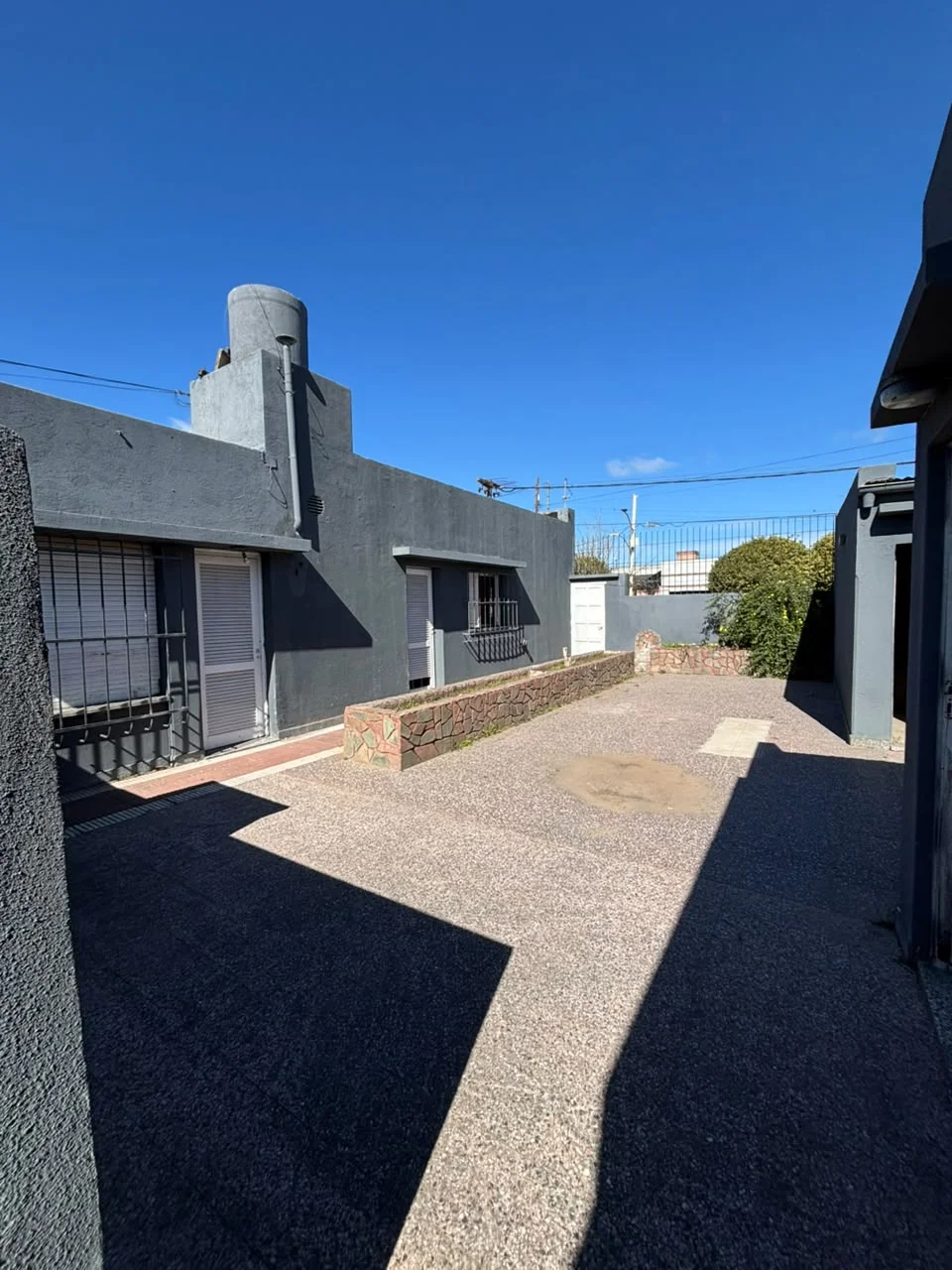 VENTA | CASA AMPLIA EN ESQUINA CON ESPACIO COMERCIAL