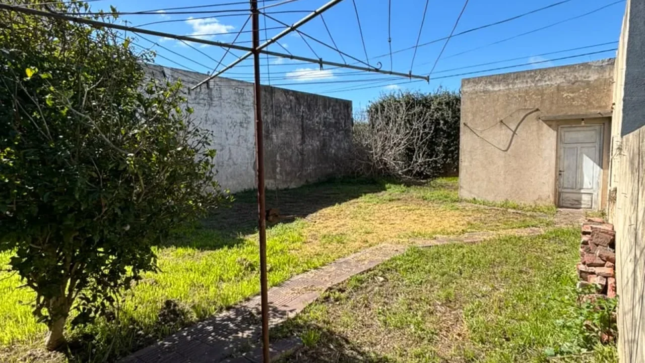VENTA | CASA AMPLIA EN ESQUINA CON ESPACIO COMERCIAL