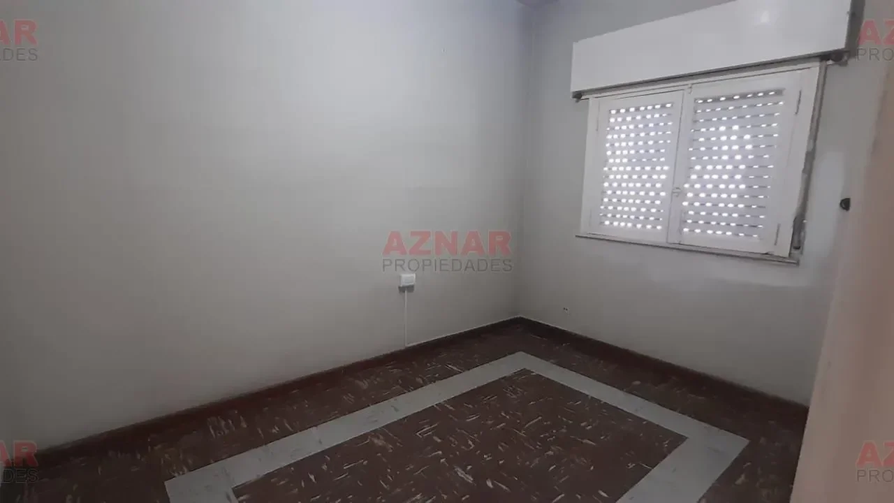 Casa en venta en  R. de Escalada N° 1237 e/ Macaya y Nuñez