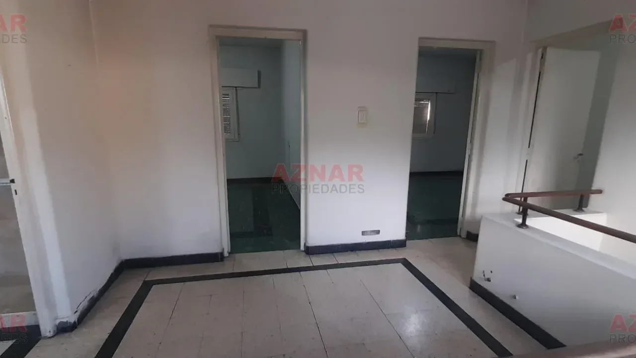 Casa en venta en  R. de Escalada N° 1237 e/ Macaya y Nuñez
