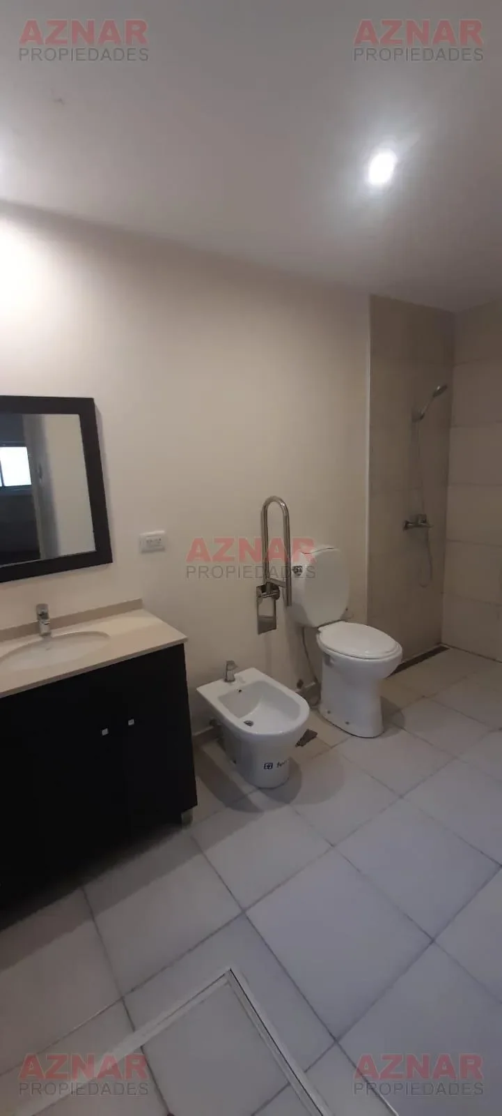 Casa en venta en  R. de Escalada N° 1237 e/ Macaya y Nuñez