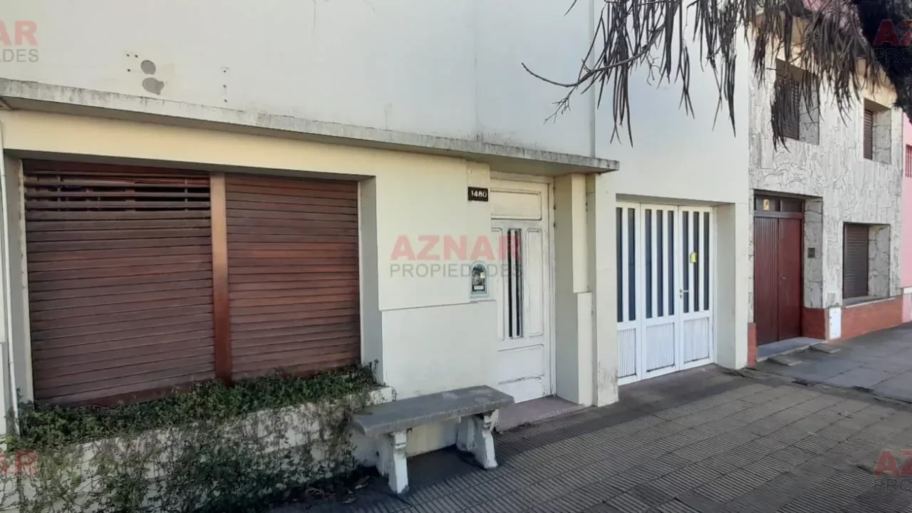 Casa en venta en R. de Escalada Nº 1480 e/ Quiroga y Barrera