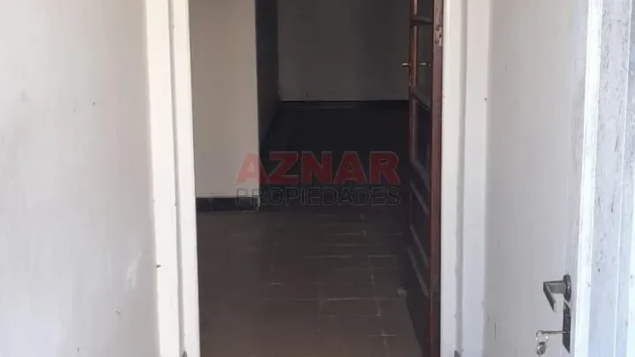 Casa en venta en R. de Escalada Nº 1480 e/ Quiroga y Barrera