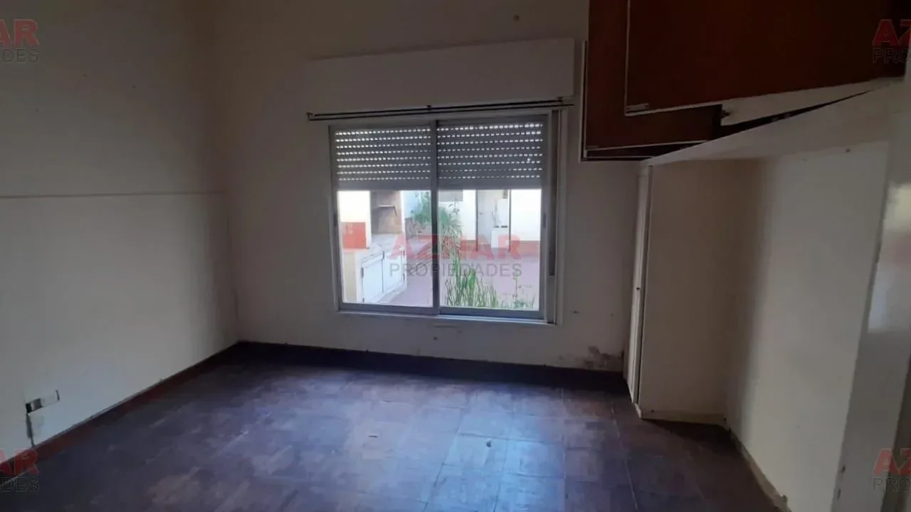 Casa en venta en R. de Escalada Nº 1480 e/ Quiroga y Barrera