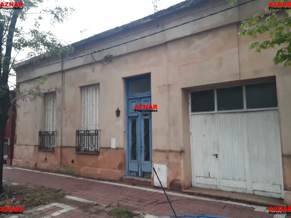 Casa en venta en Pellegrini Nº 715 e/ Lamadrid y Chacabuco