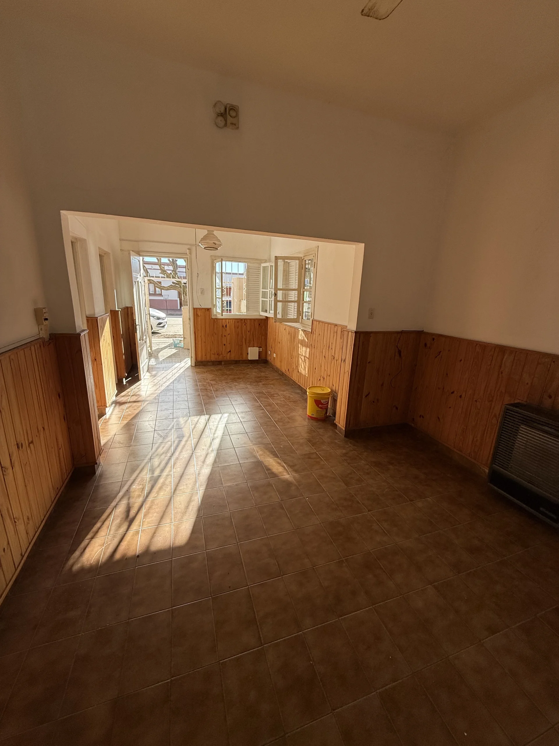 Casa Urquiza 1700 e/Laprida y Maroni